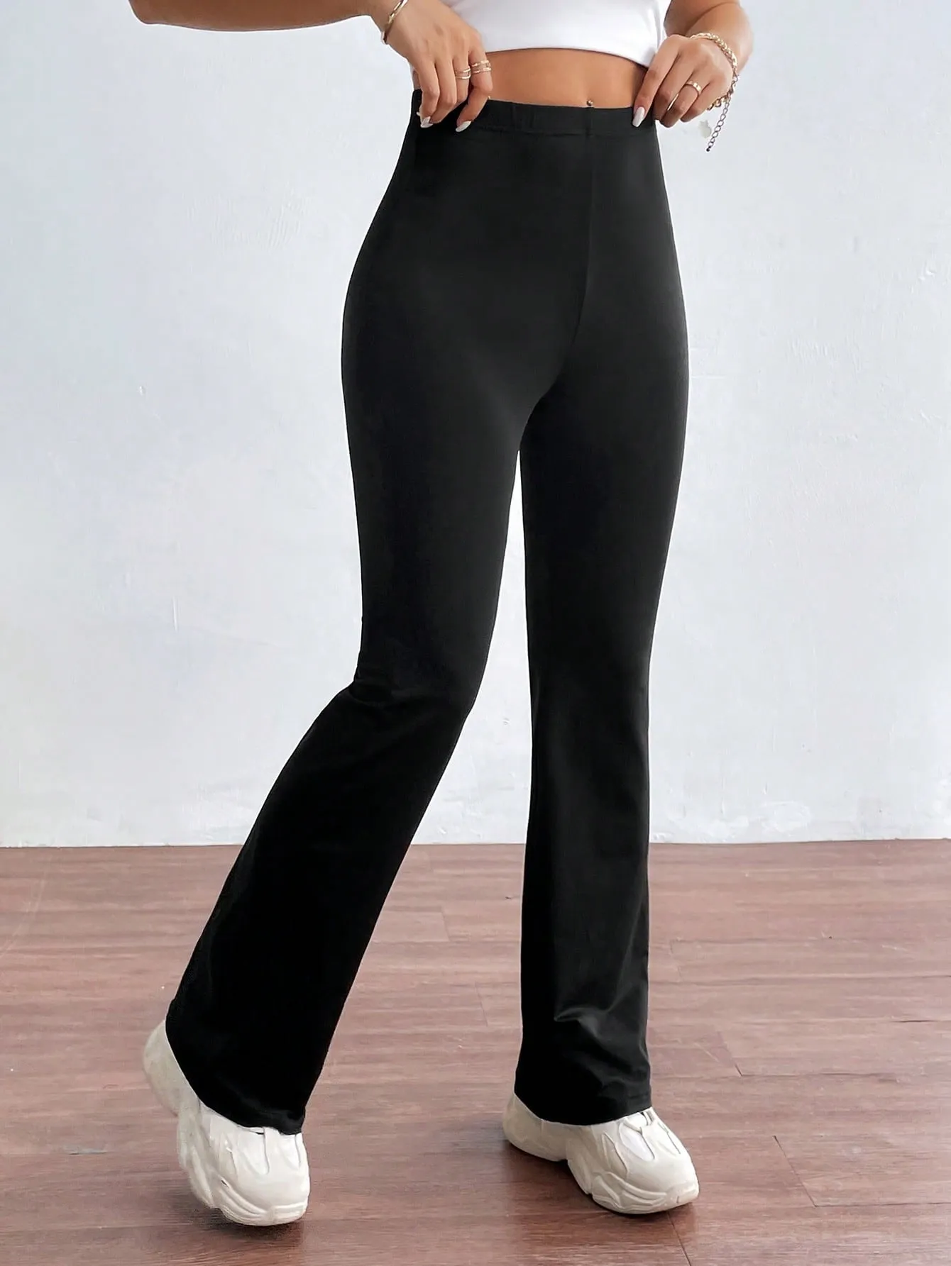 Black Solid Flare Leg High Waist Knitted Leggings