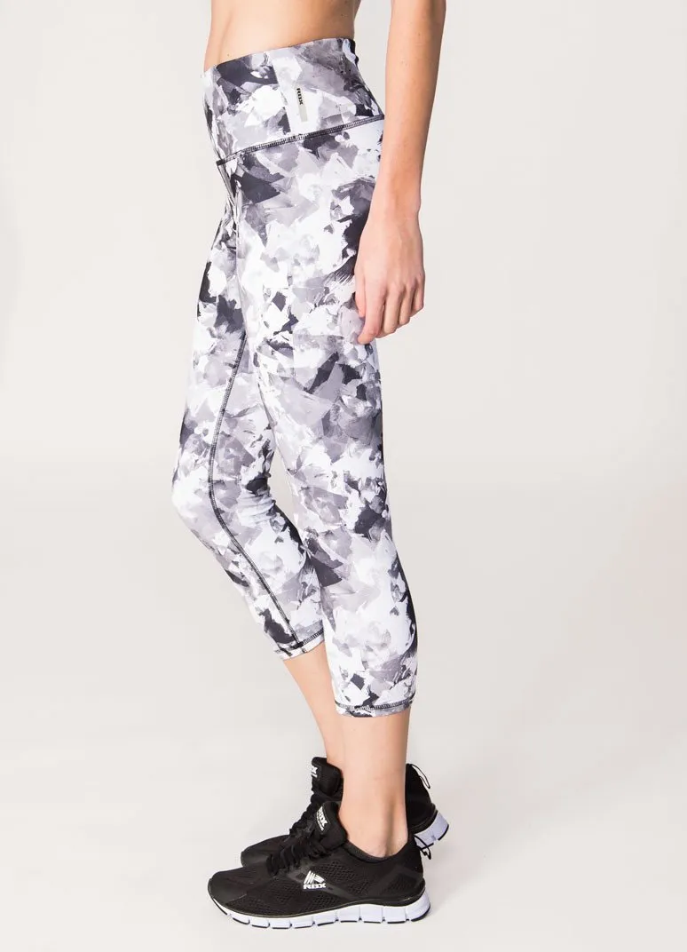 Lumen Paper Flower Print Capri Leggings